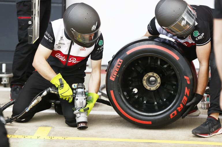 asimg_2022British-Alfa-Pirelli1_9f62ec8a7ed762b-1280x853