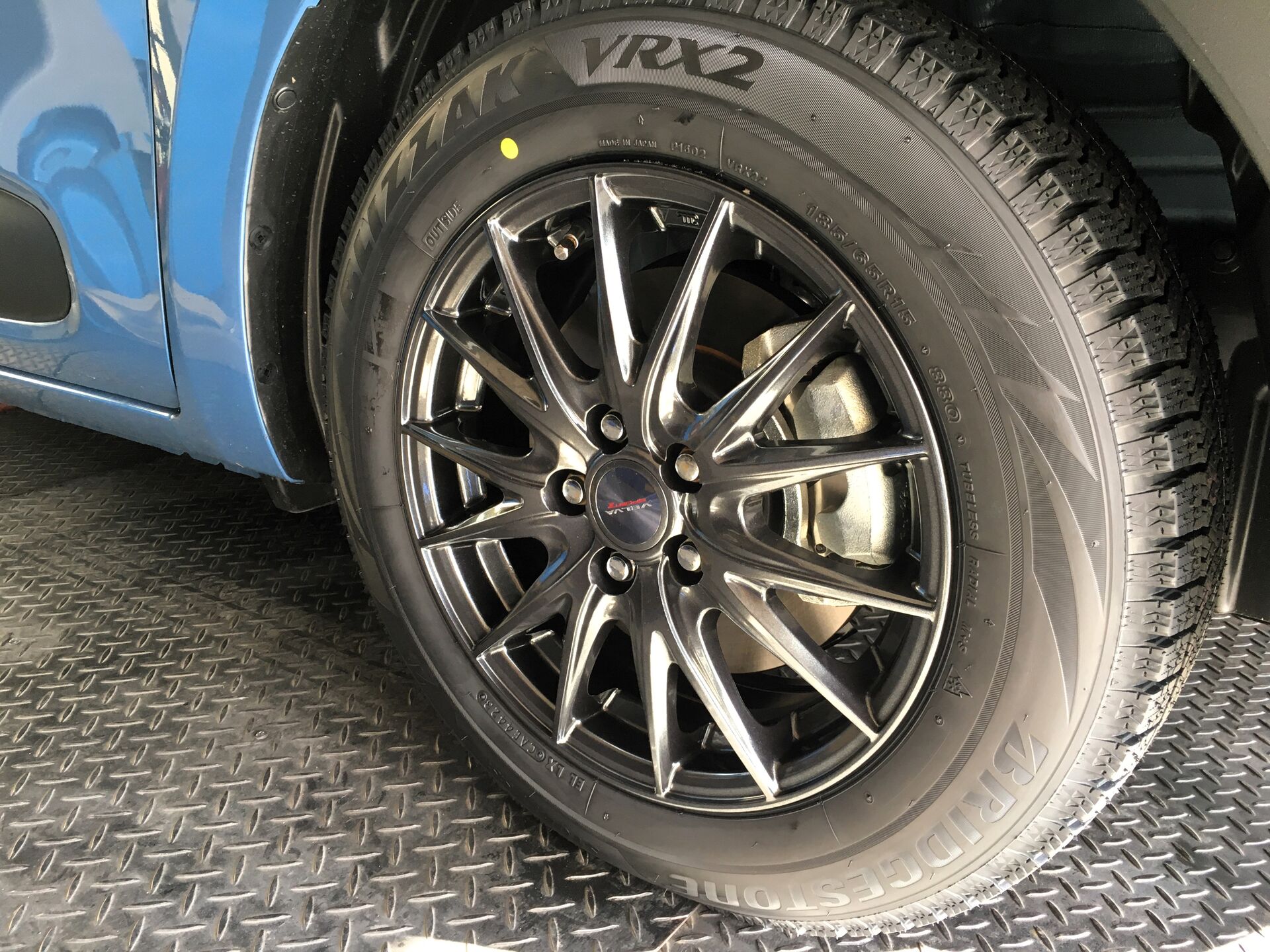 バリ溝　トヨタ　シエンタ　スタッドレスタイヤホイールセット バリ溝】トヨタ 170系 シエンタサイズ WEDS VELVA 15in 6J +48 PCD100