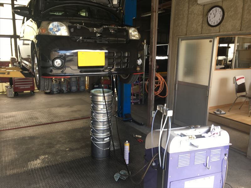 ダイハツ エッセ Atfオイル交換 スズキ エブリィ エアコンガスクリーニング充填 松本市で自動車整備を行いながらブログも運営しておりますのでご覧ください